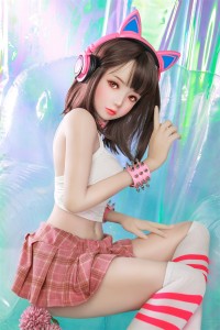 Japonská panenka na sex 148 cm